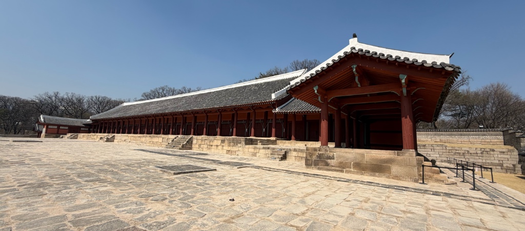 Main Hall (Jeongjeon) within the Jongmyo Shrine